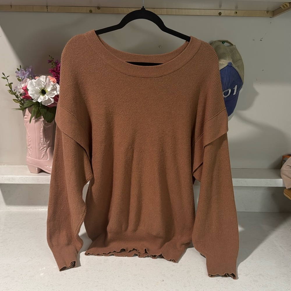 Women’s sweater. M/l oversized fit Beautiful brown color!Worn once!